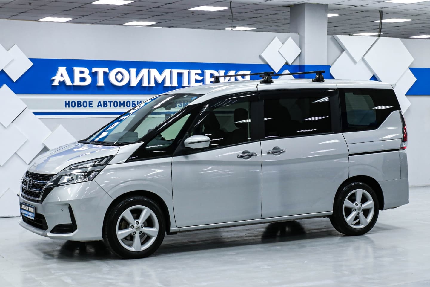 Nissan Serena 0