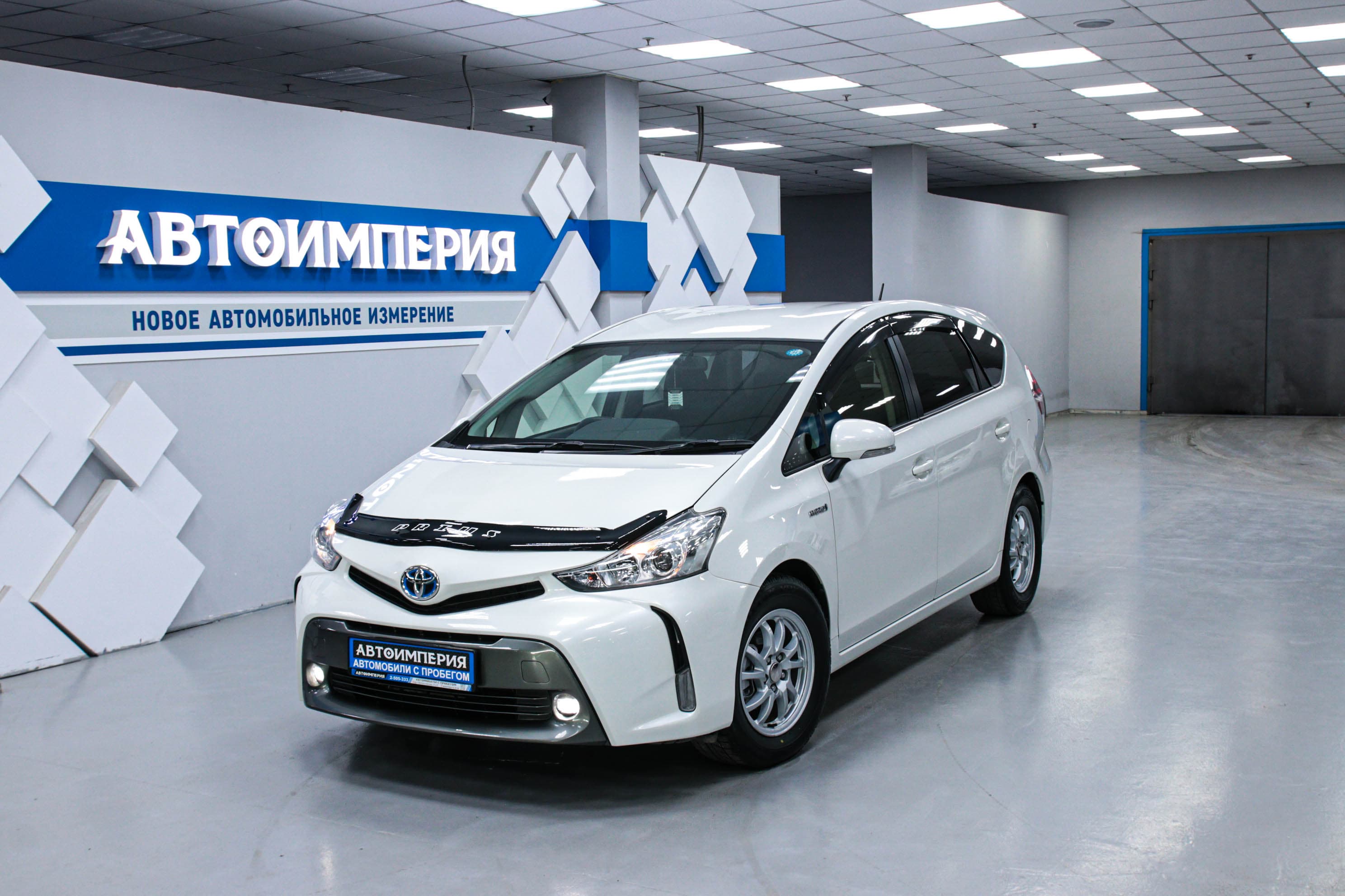 Toyota Prius Alpha 0