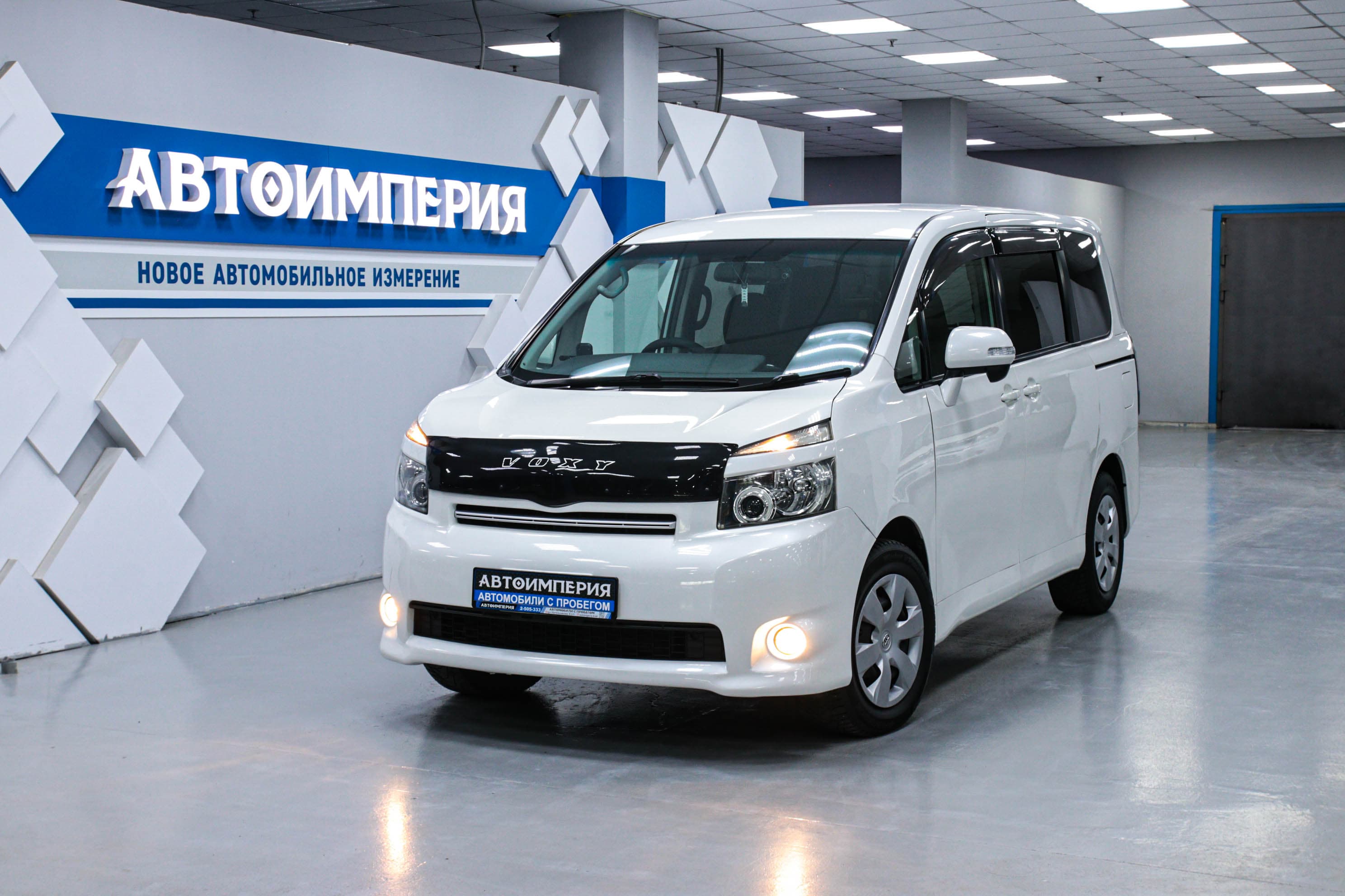 Toyota Voxy 0