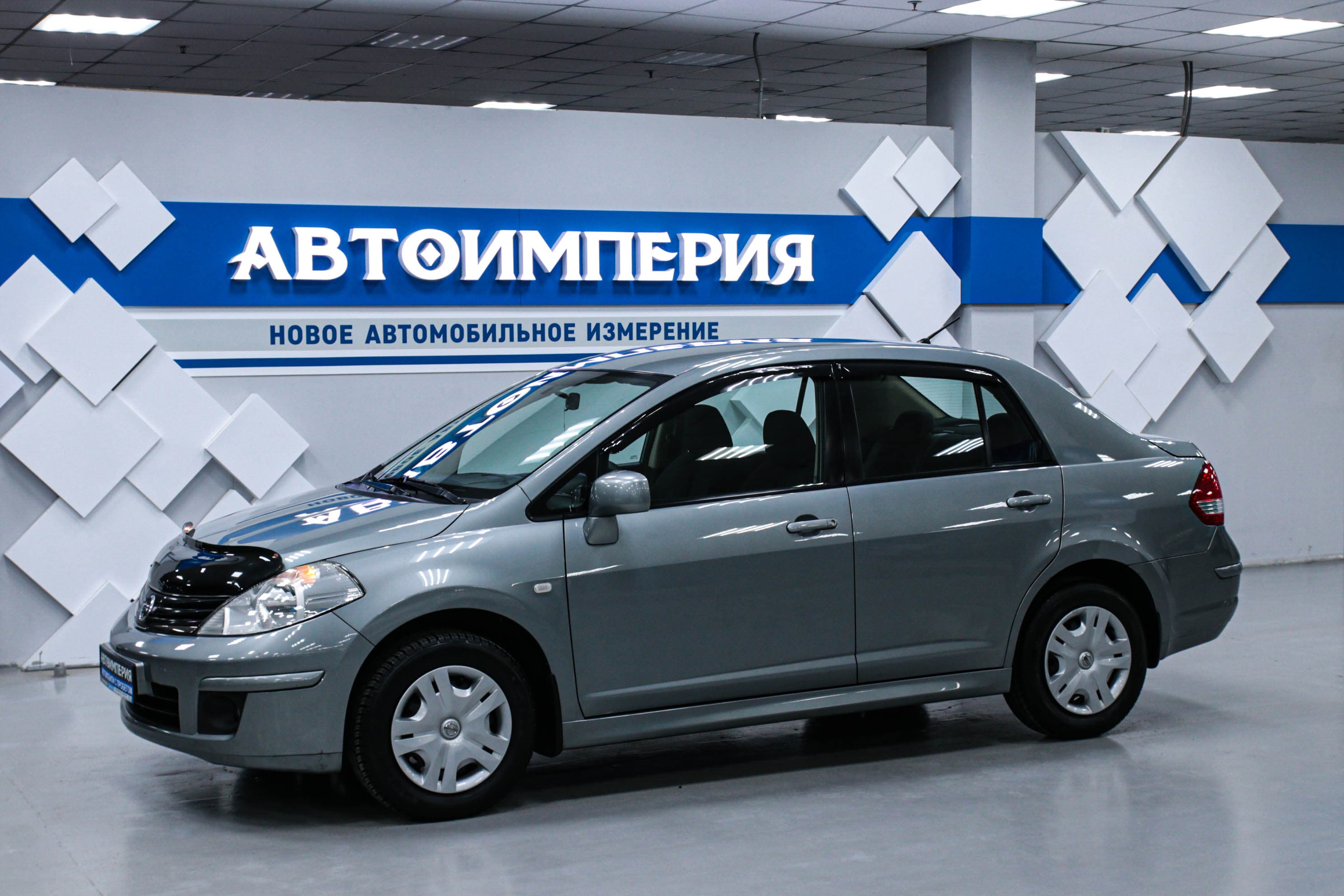 Nissan Tiida 0