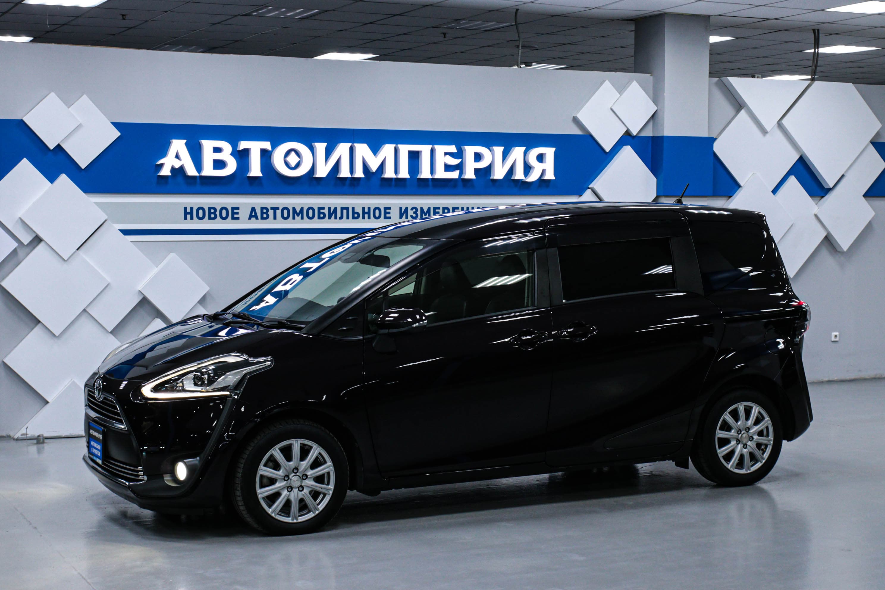 Toyota Sienta 0